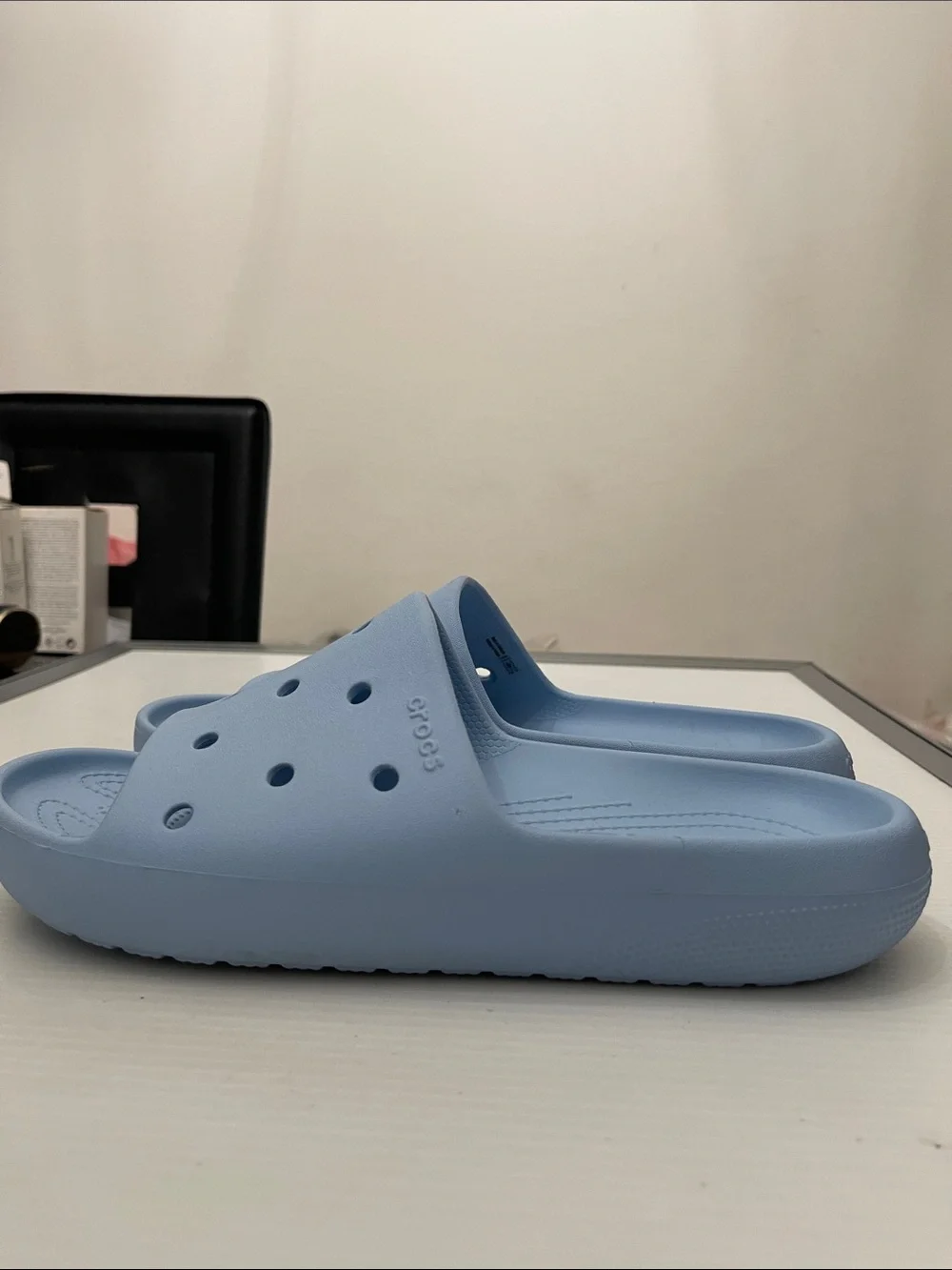 CROCS CLASSIC SLIDE SANDAL MENS SIZE 10 WOMENS SIZE 12